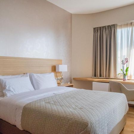 King Lodge Athene Buitenkant foto