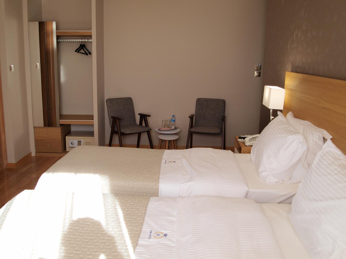 King Lodge Athene Buitenkant foto