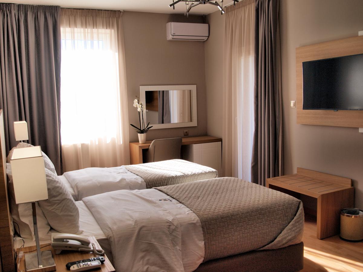 King Lodge Athene Buitenkant foto