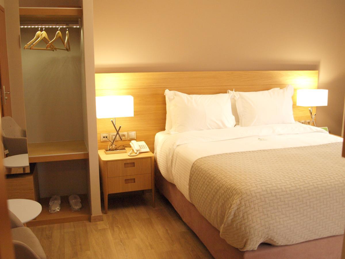 King Lodge Athene Buitenkant foto