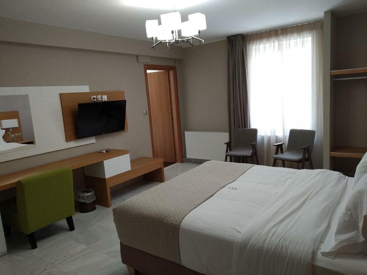 King Lodge Athene Buitenkant foto